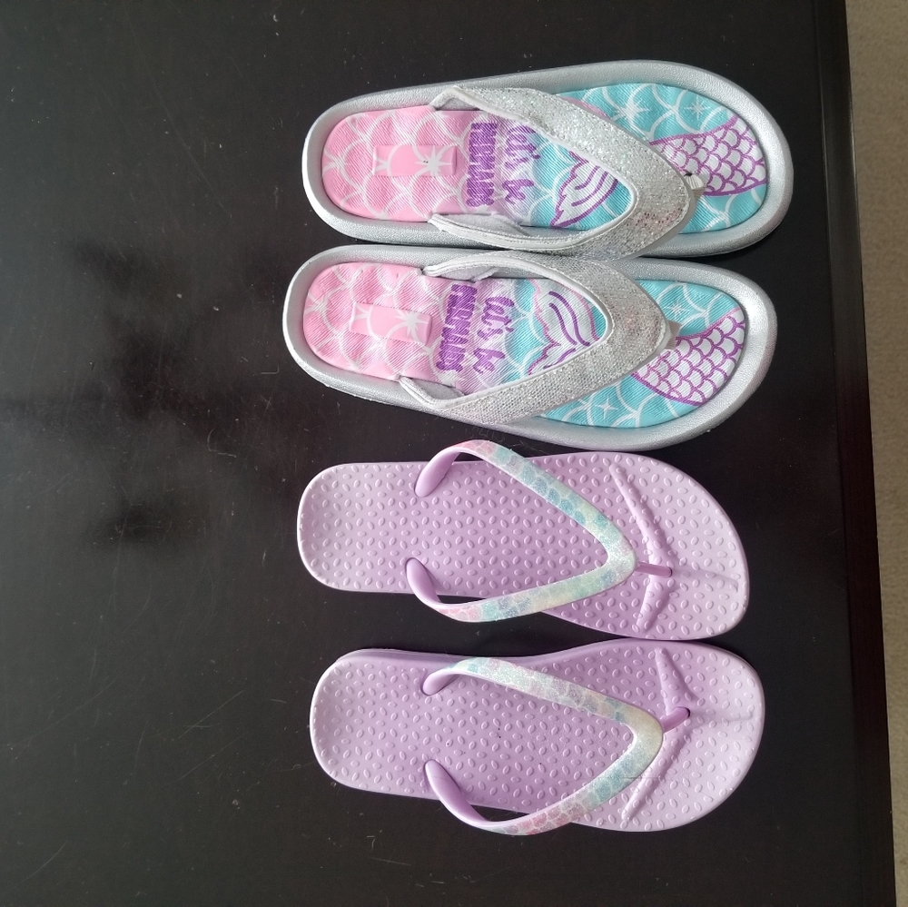 Girls flip flops size 1-2 (big girls)